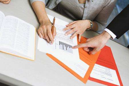 政府管得过多，就会抑制有效竞争